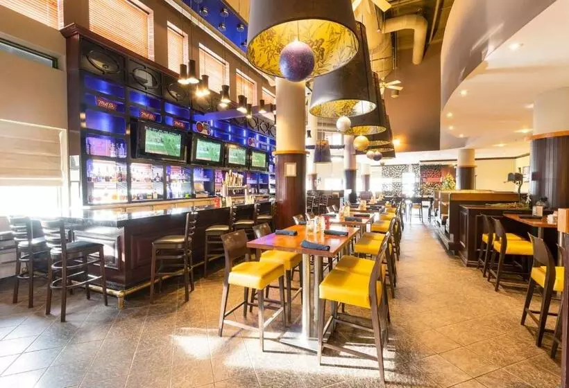 酒店 Holiday Inn & Suites Ottawa Kanata, An Ihg