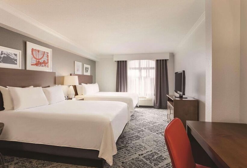 Radisson Hotel Dallas North Addison