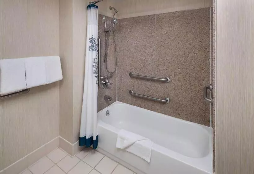 هتل Residence Inn Kansas City Country Club Plaza