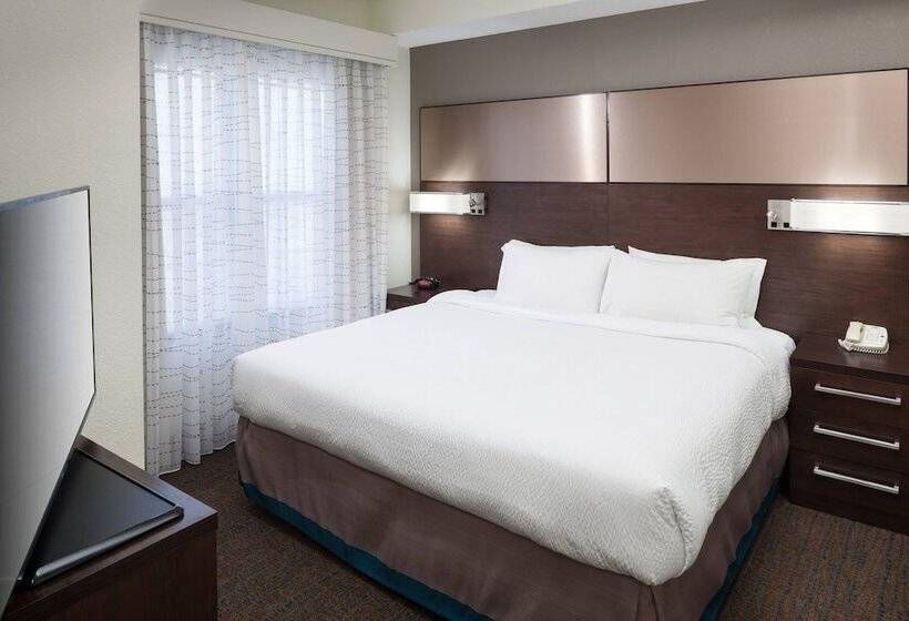فندق Residence Inn Kansas City Country Club Plaza
