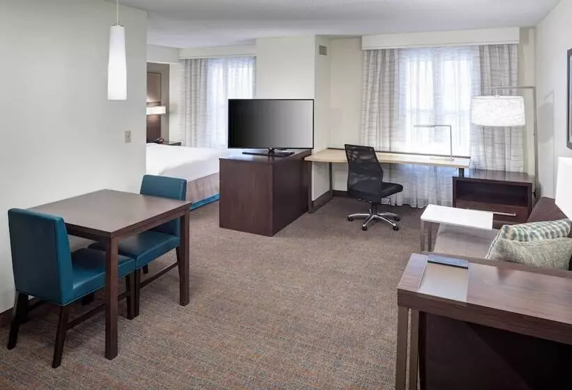 هتل Residence Inn Kansas City Country Club Plaza