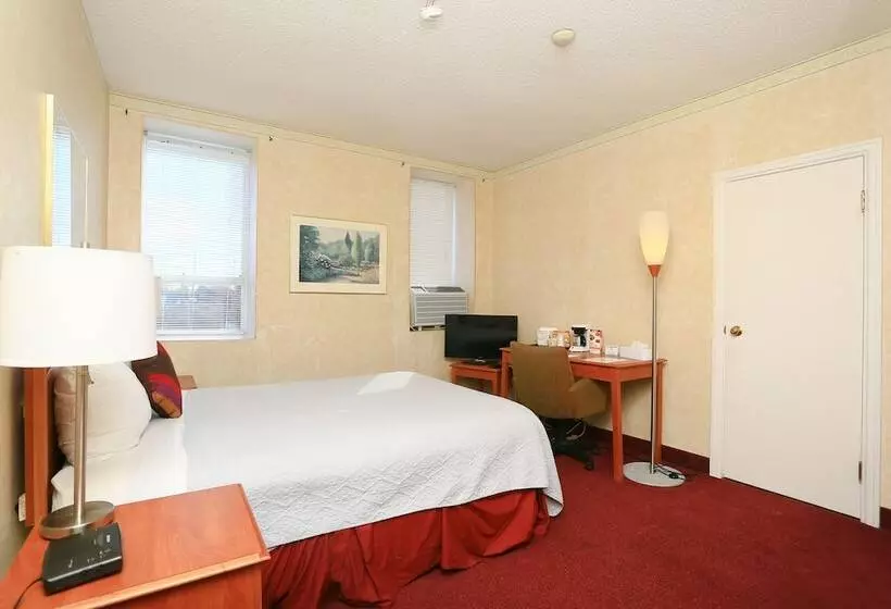 酒店 Royal Inn & Suites