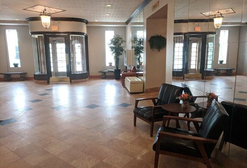 酒店 Royal Inn & Suites