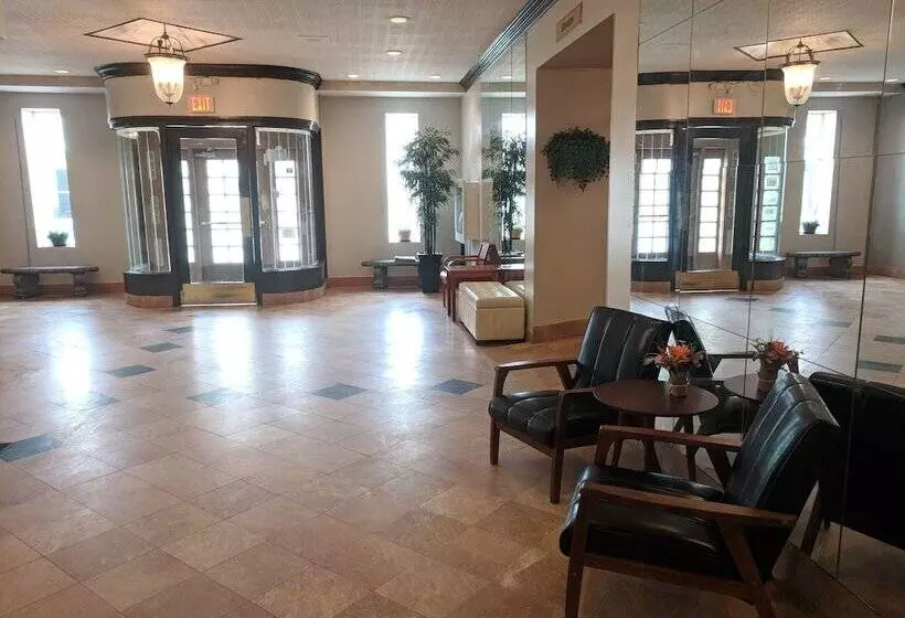 酒店 Royal Inn & Suites