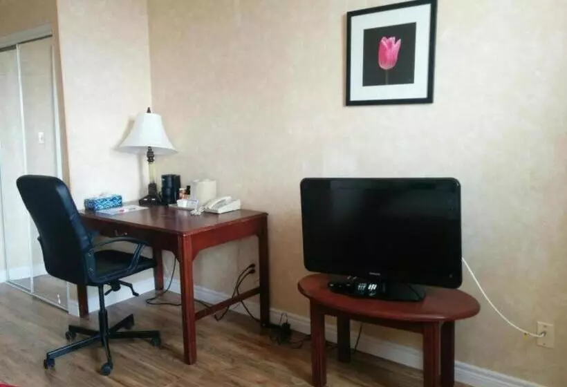 酒店 Royal Inn & Suites