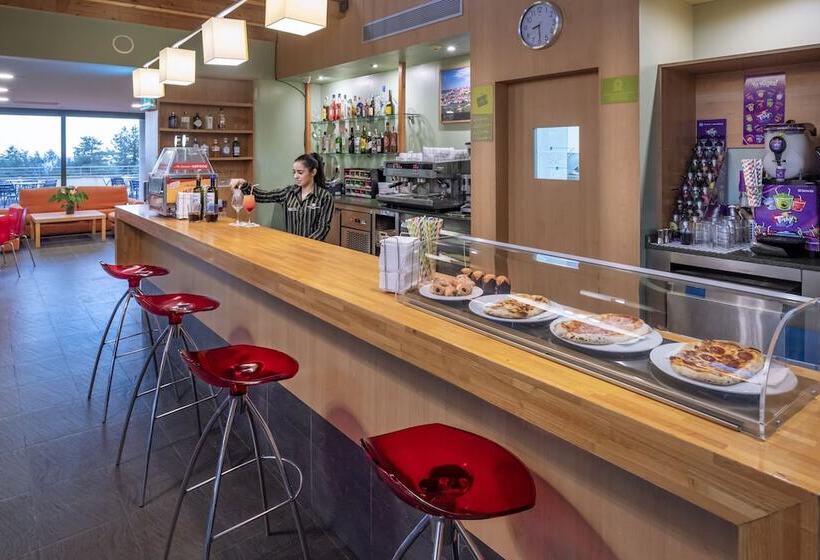 Сельский отель Vilar Rural De Sant Hilari Sacalm By Serhs Hotels