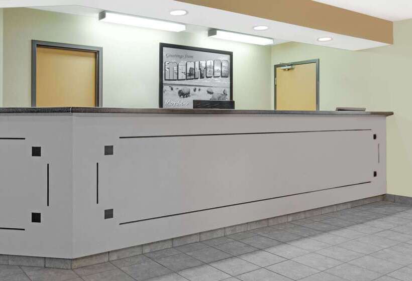 Szálloda Super 8 By Wyndham Morden