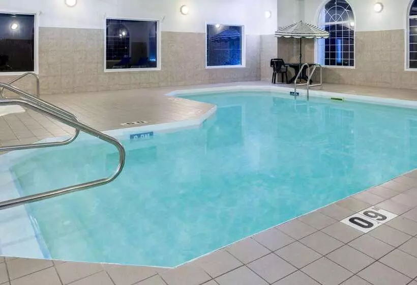 ホテル Super 8 By Wyndham Morden