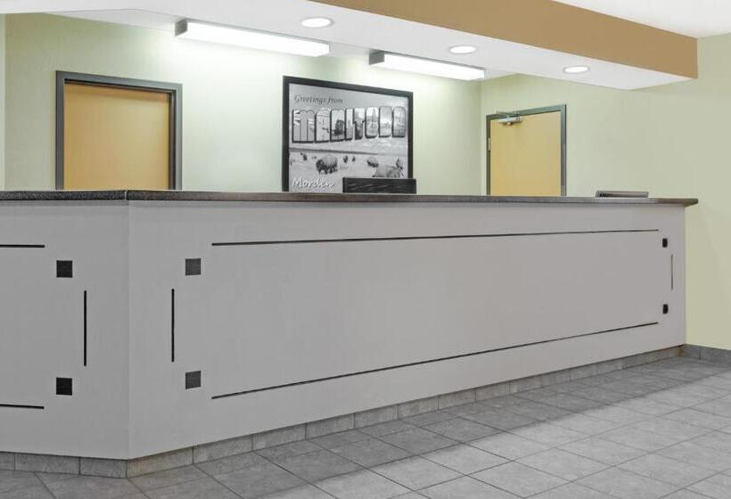 Szálloda Super 8 By Wyndham Morden