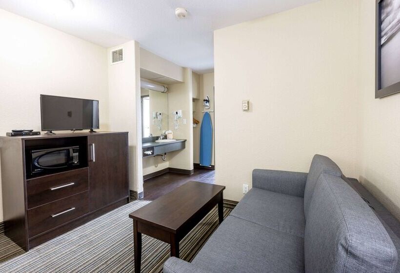 فندق Super 8 By Wyndham Truro Ns