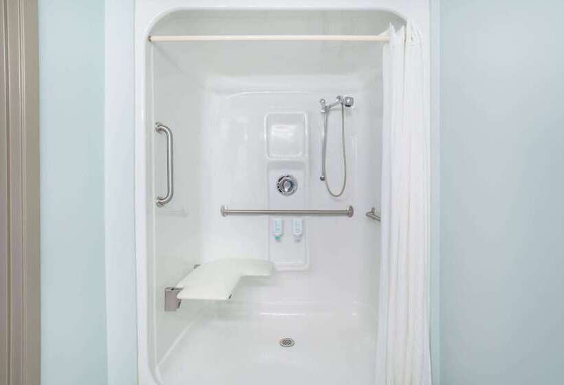 فندق Super 8 By Wyndham Truro Ns