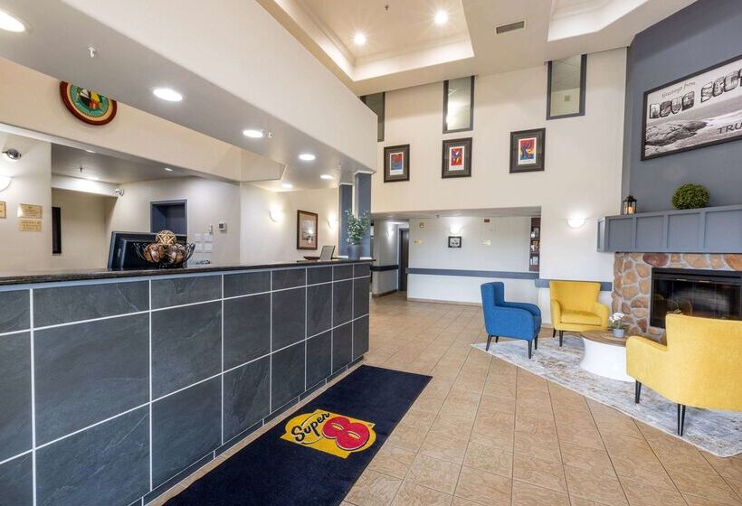 فندق Super 8 By Wyndham Truro Ns