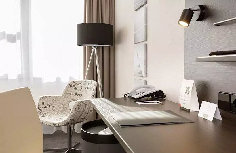 Victor S Residenz Hotel Berlin Tegel