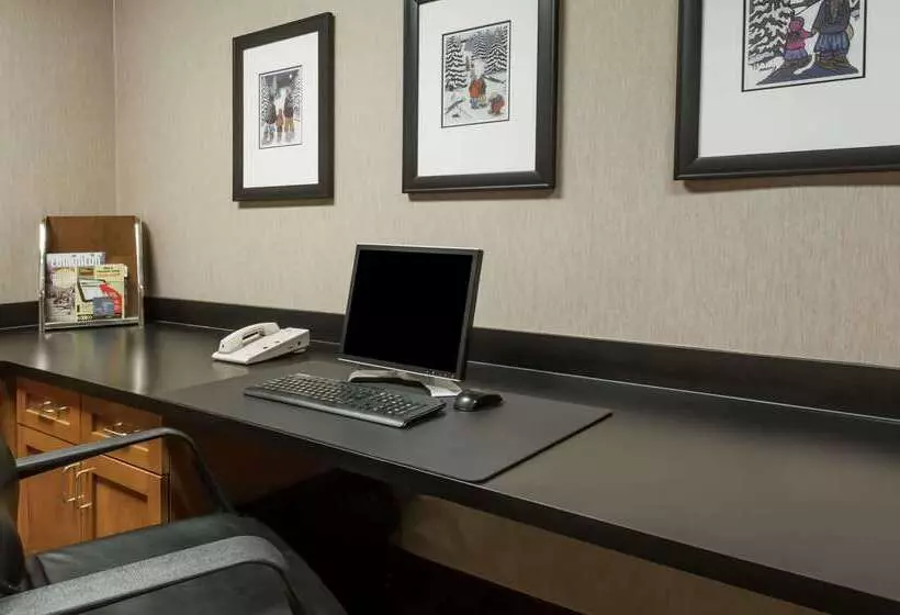 Отель Wingate By Wyndham Edmonton West