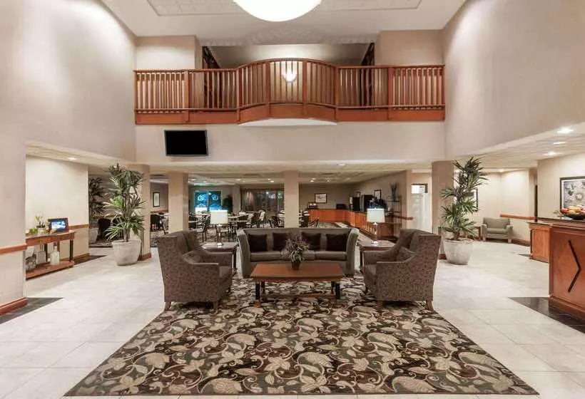 Отель Wingate By Wyndham Edmonton West