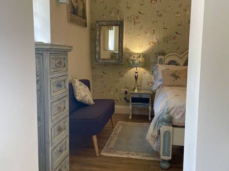 צימר Hunt House Quarters