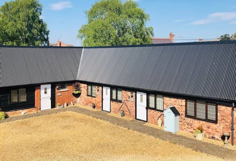 צימר Hunt House Quarters