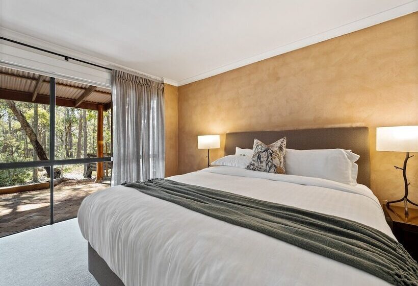 Forest Rise Chalets And Lodge