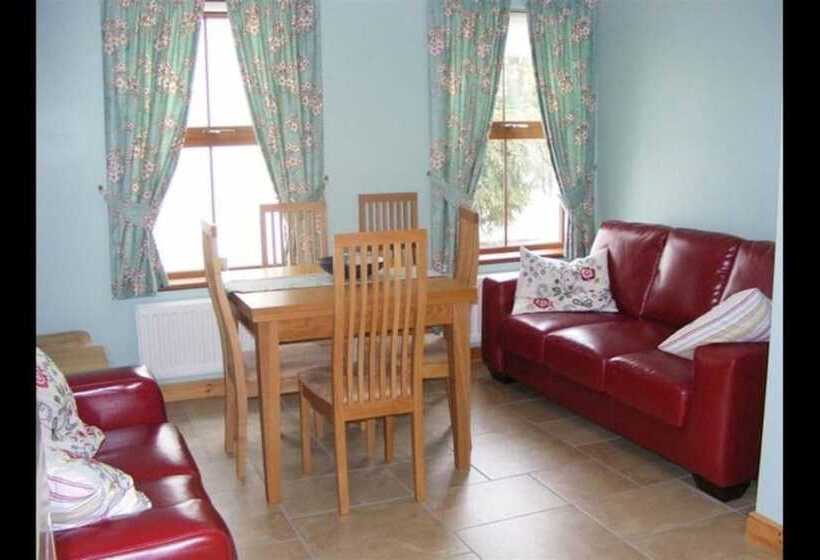 Luxury Cottage Clocktower/royal Hillsborough