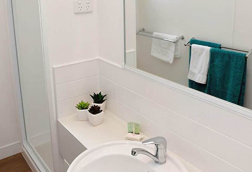 منتجع Riverside Cabin Park