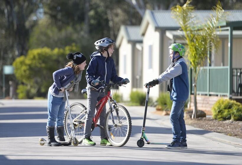 منتجع Riverside Cabin Park