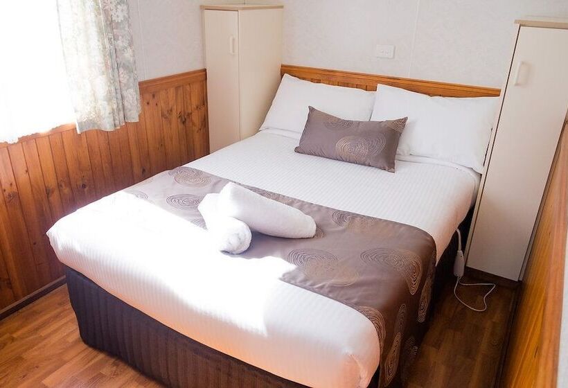 منتجع Riverside Cabin Park