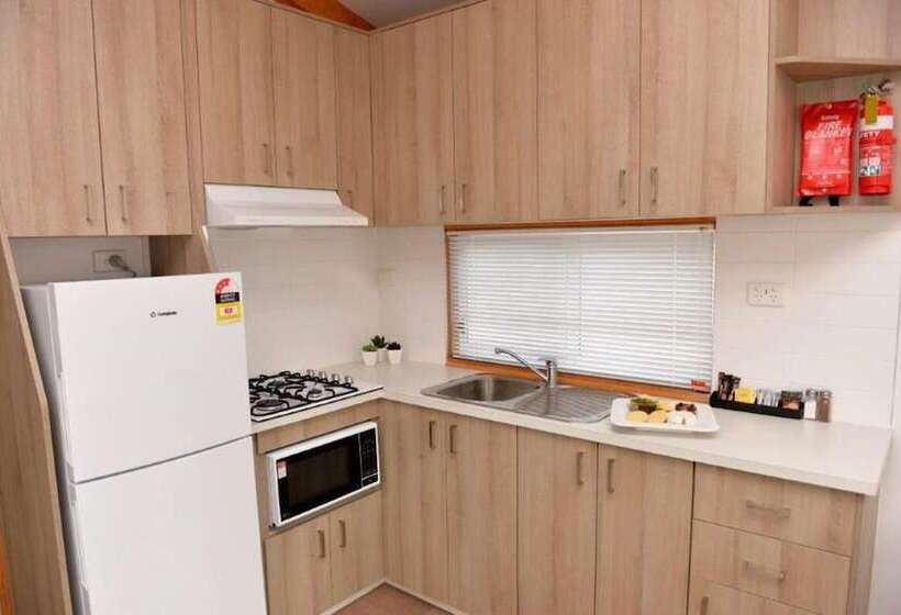 منتجع Riverside Cabin Park