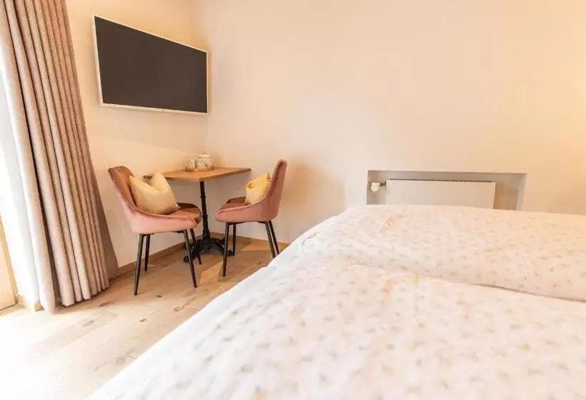 Aamiaismajoitus (B&B) Gästehaus Neu Am Passionstheater