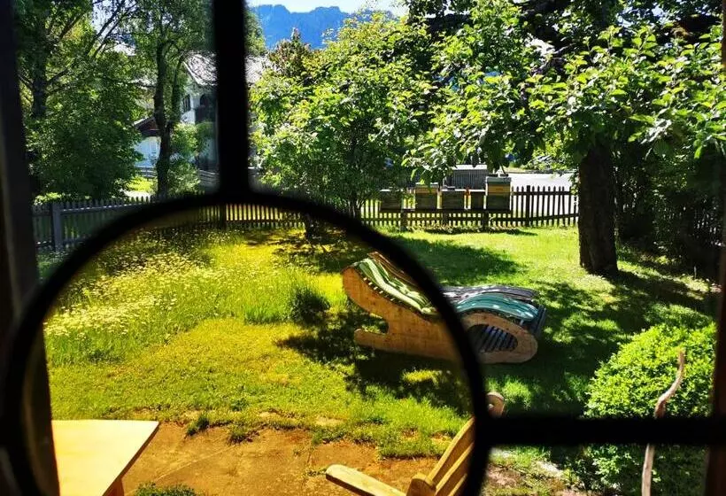 Aamiaismajoitus (B&B) Gästehaus Neu Am Passionstheater