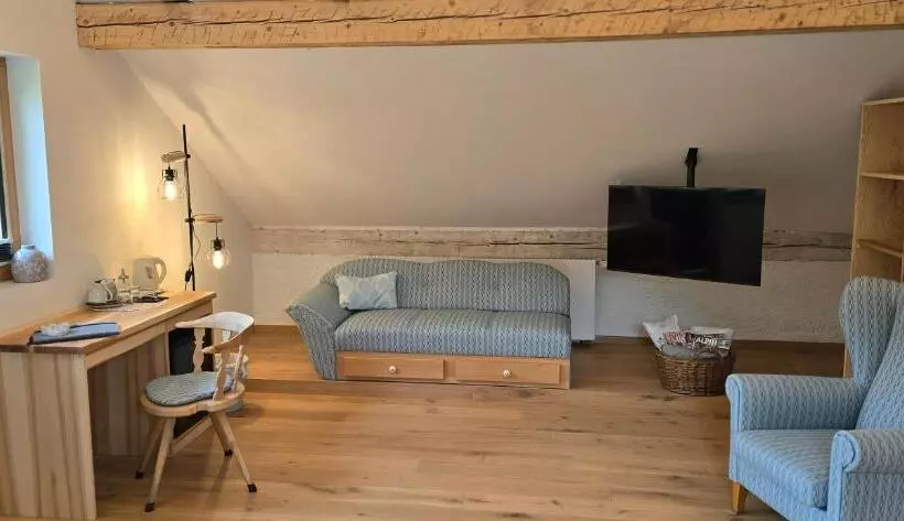 Aamiaismajoitus (B&B) Gästehaus Neu Am Passionstheater