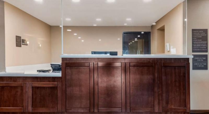 فندق Comfort Suites Daytona Beach Speedway