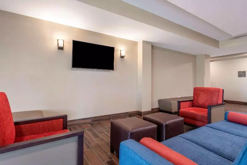 Hotelli Comfort Suites Daytona Beach Speedway
