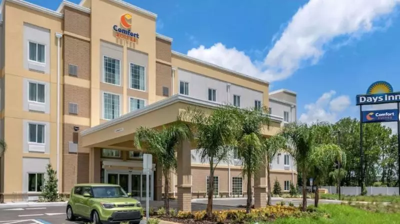 Hotelli Comfort Suites Daytona Beach Speedway
