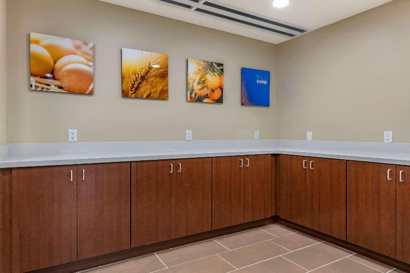 فندق Comfort Suites Daytona Beach Speedway