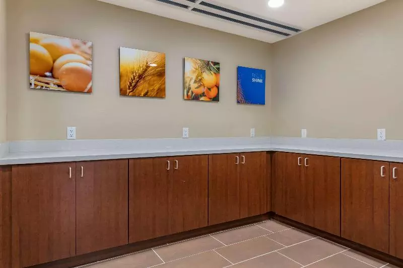 Hotelli Comfort Suites Daytona Beach Speedway