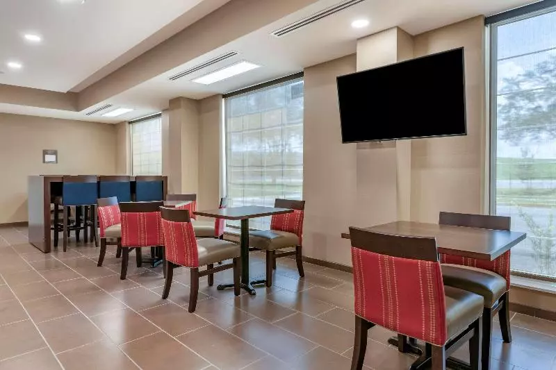 Hotelli Comfort Suites Daytona Beach Speedway