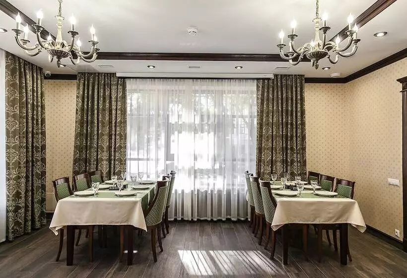 هتل Russkaya Ohota