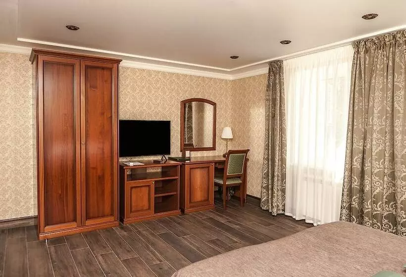 هتل Russkaya Ohota