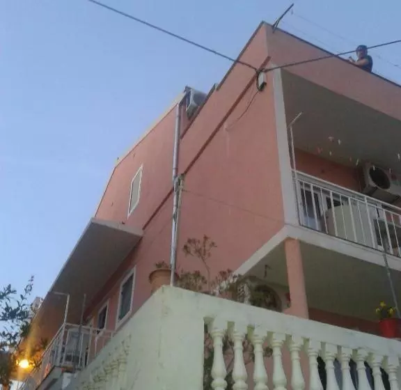 پانسیون Apartments Alissa
