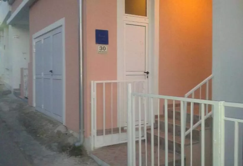 پانسیون Apartments Alissa