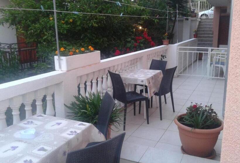 بنسيون Apartments Alissa