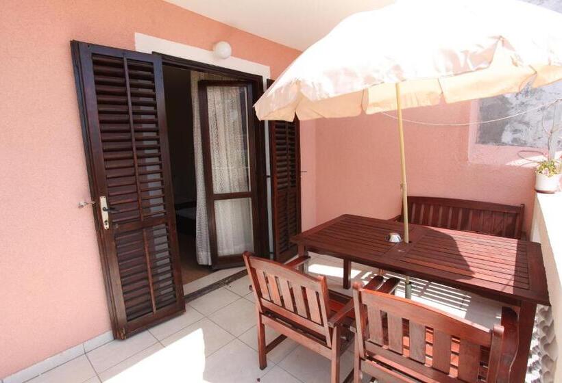 بنسيون Apartments Alissa