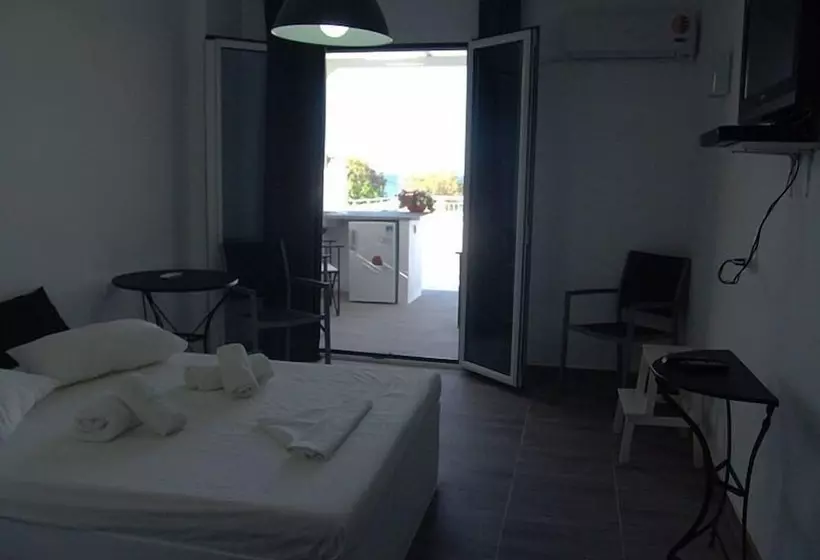 Majatalo Avlomonasbeach – Adults Only