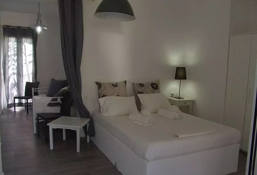 Majatalo Avlomonasbeach – Adults Only