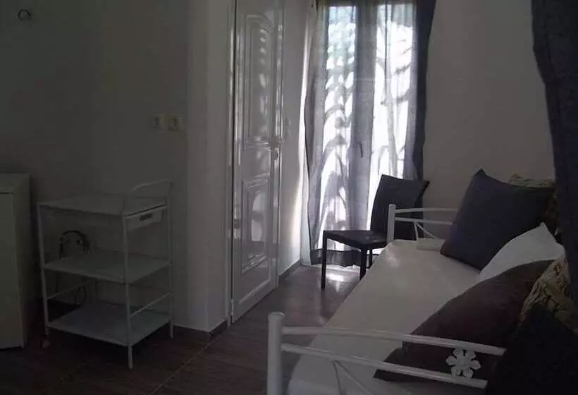 Majatalo Avlomonasbeach – Adults Only
