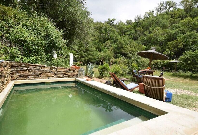 Serene Cottage In Sao Luis With Barbecue