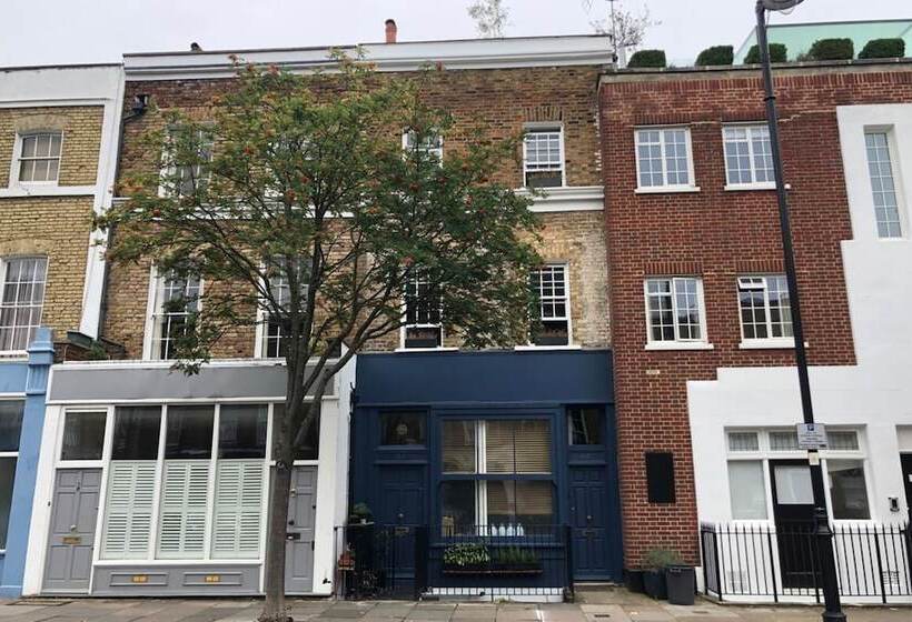 Stylish And Spacious Apartment With Terrace