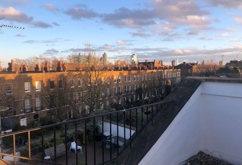 Stylish And Spacious Apartment With Terrace