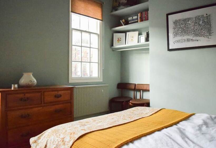 Stylish And Spacious Apartment With Terrace