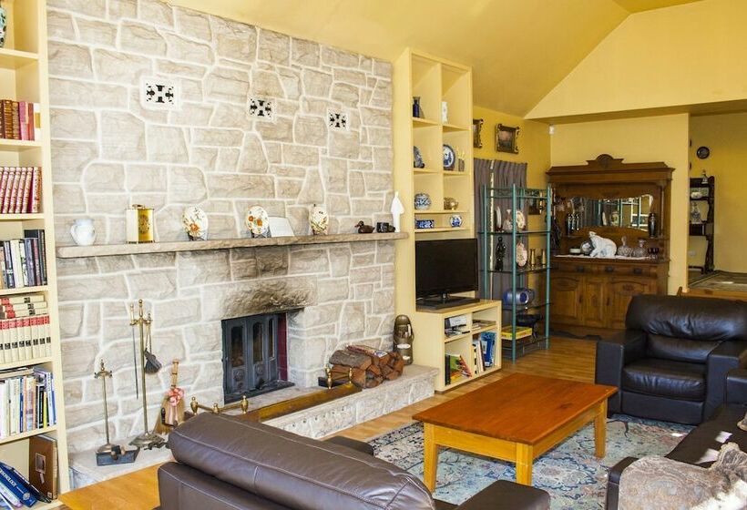 Bygone Beautys Cottages  Bronte Cottage